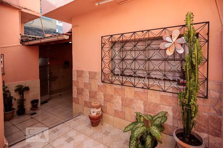 Casa à venda com 108m², 3 quartos e sem vaga Casa à venda com 108m², 3 quartos e sem vagaFrente