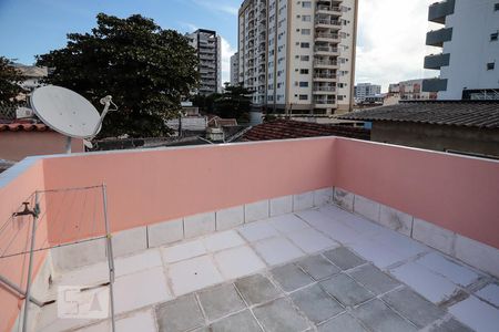 Casa à venda com 108m², 3 quartos e sem vaga Casa à venda com 108m², 3 quartos e sem vagaTerraço