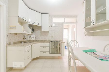 Apartamento à venda com 80m², 2 quartos e 1 vaga Apartamento à venda com 80m², 2 quartos e 1 vagaCozinha