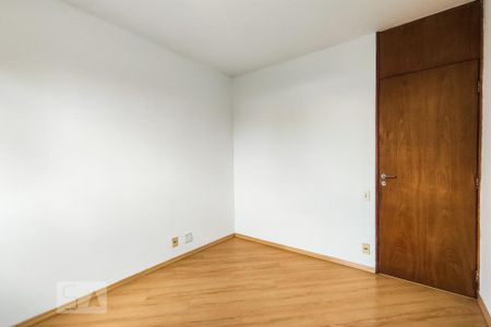 Apartamento à venda com 64m², 3 quartos e 1 vagaQuarto 2