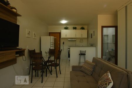 Sala de kitnet/studio para alugar com 1 quarto, 33m² em Octogonal, Brasília