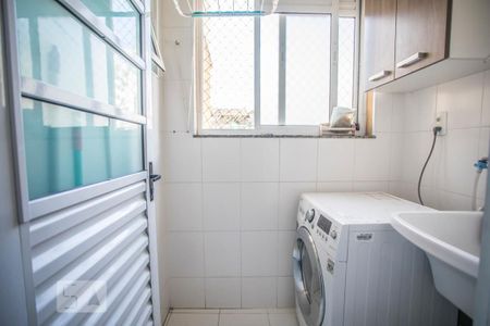 Apartamento à venda com 65m², 3 quartos e 1 vagaÁrea de Serviço