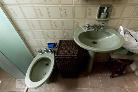 Casa para alugar com 128m², 2 quartos e 2 vagas Casa para alugar com 128m², 2 quartos e 2 vagasBanheiro