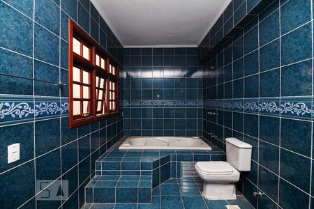 Casa à venda com 440m², 4 quartos e 2 vagasBanheiro