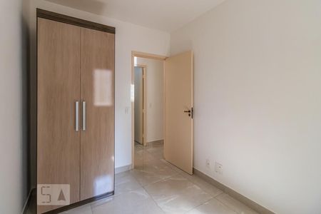 Quarto 1 de apartamento para alugar com 3 quartos, 80m² em Jardim Tupanci, Barueri