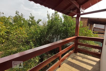 Casa à venda com 198m², 4 quartos e 2 vagasSacada fundos