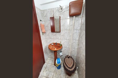 Casa à venda com 198m², 4 quartos e 2 vagasBanheiro 1