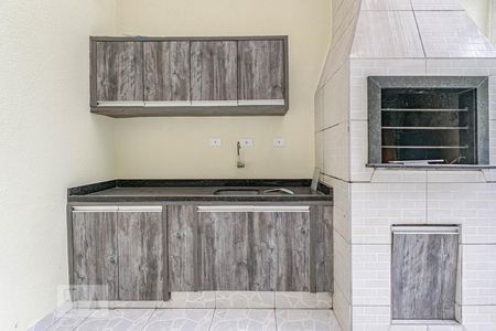 Casa para alugar com 131m², 3 quartos e 2 vagasFundos