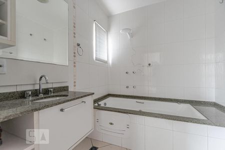 Casa para alugar com 131m², 3 quartos e 2 vagasBanheiro da Suíte 2