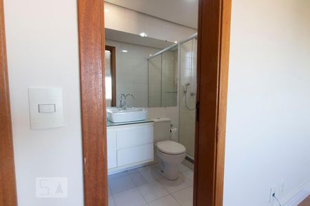 Banheiro da Suíte de apartamento à venda com 3 quartos, 75m² em Partenon, Porto Alegre
