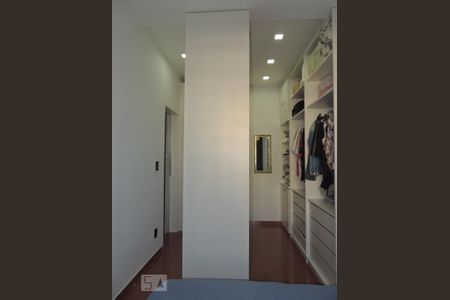 Apartamento à venda com 82m², 2 quartos e 1 vagaCloset do quarto 1