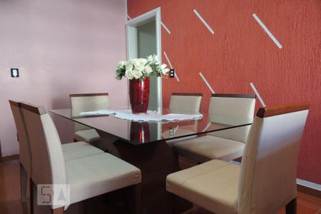 Apartamento à venda com 82m², 2 quartos e 1 vaga Apartamento à venda com 82m², 2 quartos e 1 vagaSala