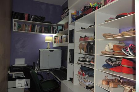 Apartamento à venda com 82m², 2 quartos e 1 vaga Apartamento à venda com 82m², 2 quartos e 1 vagaEscritório