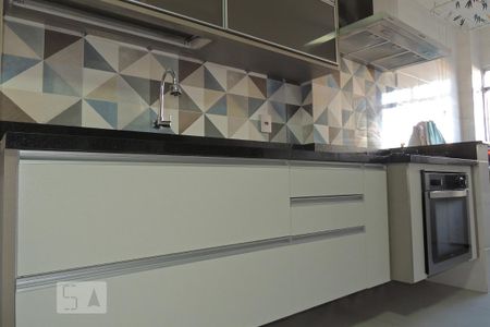 Apartamento à venda com 82m², 2 quartos e 1 vaga Apartamento à venda com 82m², 2 quartos e 1 vagaCozinha - Armários