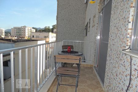 Apartamento à venda com 82m², 2 quartos e 1 vaga Apartamento à venda com 82m², 2 quartos e 1 vagaVaranda