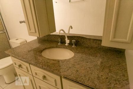 Apartamento à venda com 78m², 3 quartos e sem vagaBanheiro - Torneira