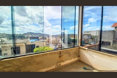 Casa à venda com 4 quartos, 290m² em Guarani, Belo Horizonte