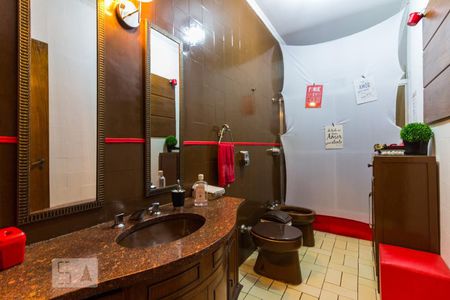 Casa à venda com 270m², 3 quartos e 4 vagasBanheiro 1