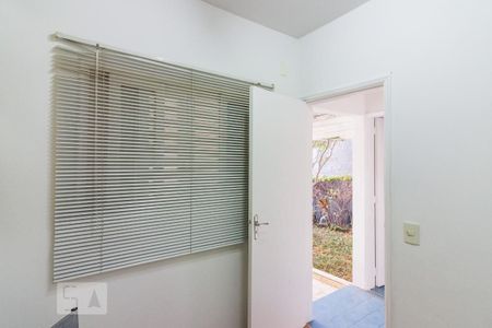 Casa à venda com 270m², 3 quartos e 4 vagasQuarto de Serviço