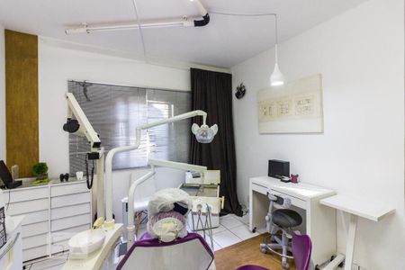 Casa à venda com 270m², 3 quartos e 4 vagasSuite