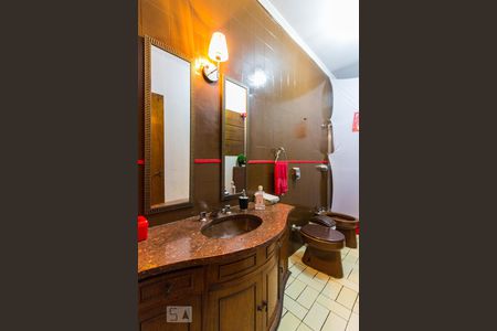 Banheiro 1 de casa à venda com 3 quartos, 270m² em Santa Teresinha, São Paulo