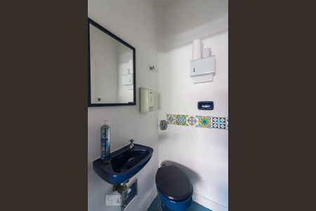 Casa à venda com 270m², 3 quartos e 4 vagasBanheiro de Serviço