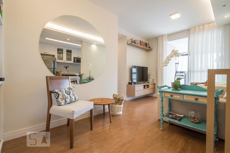 Sala de apartamento à venda com 2 quartos, 67m² em Santo Amaro, São Paulo