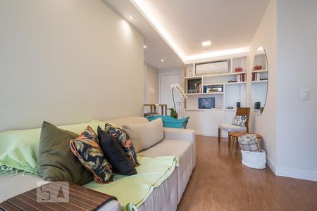 Sala de apartamento à venda com 2 quartos, 67m² em Santo Amaro, São Paulo