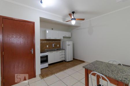 Sala e Cozinha de kitnet/studio para alugar com 1 quarto, 35m² em Cidade Universitária, Campinas