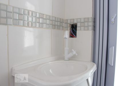 Apartamento para alugar com 60m², 2 quartos e sem vagaBanheiro