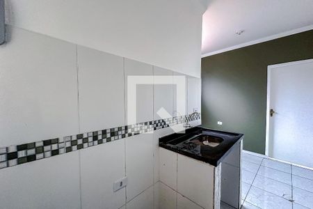 Cozinha de apartamento para alugar com 1 quarto, 45m² em Vila Bertioga, São Paulo