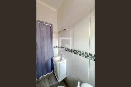 Banheiro de apartamento para alugar com 1 quarto, 45m² em Vila Bertioga, São Paulo
