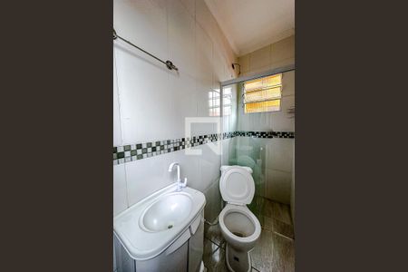 Banheiro de apartamento para alugar com 1 quarto, 45m² em Vila Bertioga, São Paulo