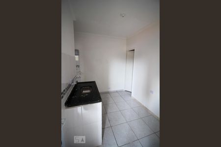 Sala/Cozinha de kitnet/studio para alugar com 1 quarto, 40m² em Vila Bertioga, São Paulo