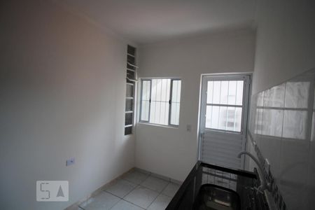Sala/Cozinha de kitnet/studio para alugar com 1 quarto, 40m² em Vila Bertioga, São Paulo