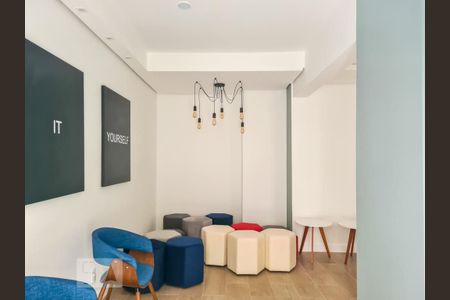 Apartamento para alugar com 45m², 2 quartos e 1 vaga Apartamento para alugar com 45m², 2 quartos e 1 vagaÁrea comum - Sala de artes