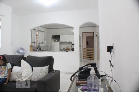 Sala de casa à venda com 6 quartos, 250m² em Jardim Ana Rosa, São Paulo