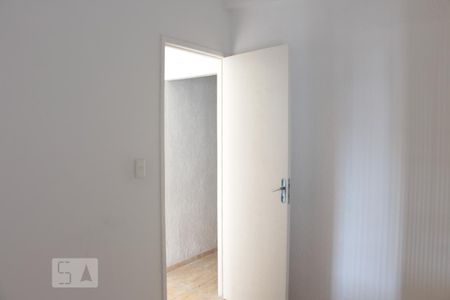 Quarto 1 de kitnet/studio para alugar com 2 quartos, 60m² em Vila Bertioga, São Paulo
