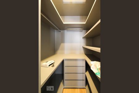 Closet do Quarto de apartamento para alugar com 1 quarto, 41m² em Itaim Bibi, São Paulo
