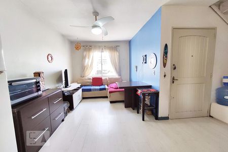 Sala de casa de condomínio à venda com 2 quartos, 52m² em Estância Velha, Canoas