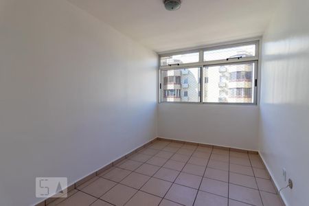 Quarto 1 de apartamento para alugar com 2 quartos, 93m² em Guará Ii, Brasília
