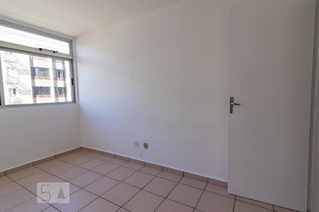 Quarto 1 de apartamento para alugar com 2 quartos, 93m² em Guará Ii, Brasília