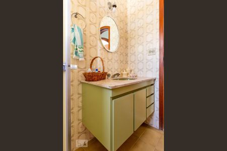 Casa à venda com 156m², 3 quartos e 1 vagaBanheiro