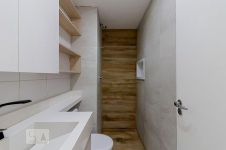 Banheiro  de apartamento à venda com 2 quartos, 33m² em Cambuci, São Paulo