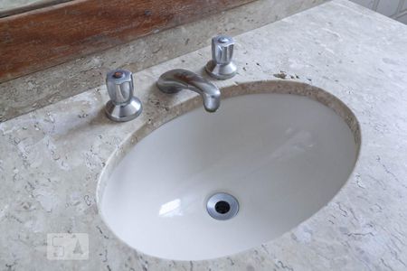 Apartamento à venda com 100m², 2 quartos e 1 vagaBanheiro social