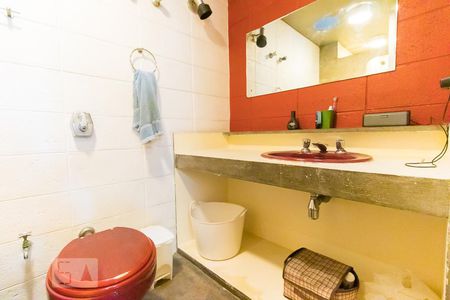 Casa à venda com 222m², 3 quartos e 2 vagasBanheiro 