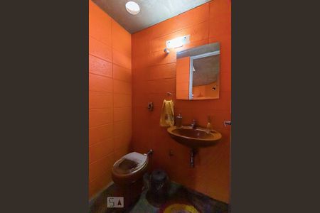 Casa à venda com 222m², 3 quartos e 2 vagasLavabo 