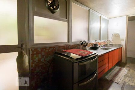 Casa à venda com 222m², 3 quartos e 2 vagasCozinha 