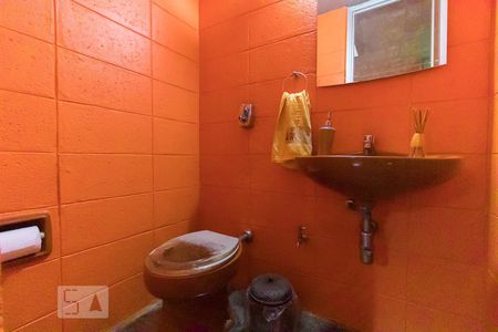 Casa à venda com 222m², 3 quartos e 2 vagasLavabo 