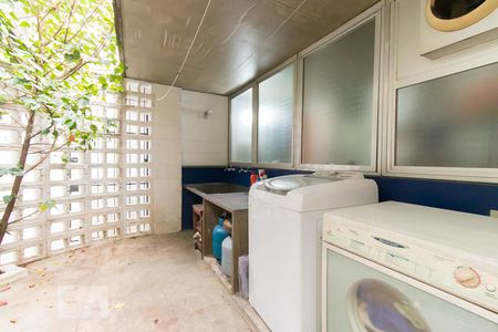 Casa à venda com 222m², 3 quartos e 2 vagasLavanderia 